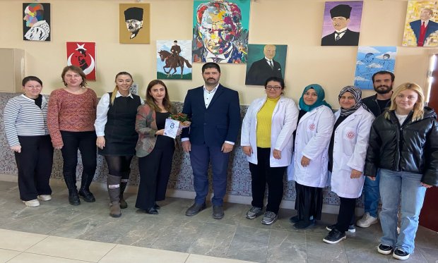 Türk Eğitim-Sen Ankara 3 No'lu Şube Bala İlçe Yönetimi, 8 Mart Dünya Kadınlar Günü'nde Çiçek Dağıttı