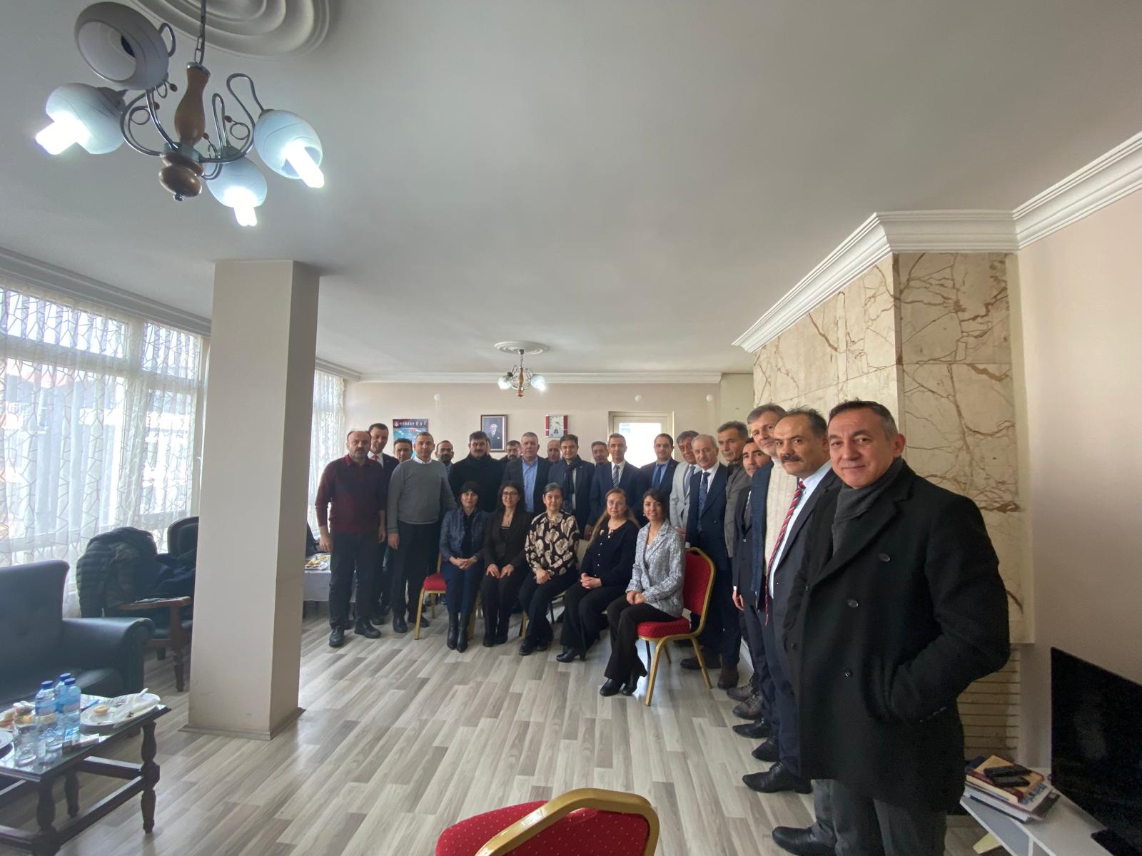 Türk Eğitim Sen Ankara 3 nolu şube yönetimi ve kadın kolları komisyonu olarak, Genel Başkan Yardımcılarımız Sayın Cengiz Kocakaplan, Sayın Haydar Urfalı, Sayın Orhan Kütük, Sayın Selahattin Dolgun ve Türk Eğitim Sen Ankara Şube Başkanlarımızı ağırladık.